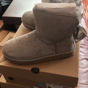 UGG “Stargirl” grey boots with bow